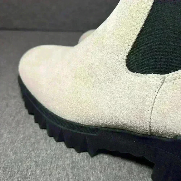 Nurture NWT Denali Waterproof Lug Sole Heeled Platform Chelsea Boot Women Size 8 - Picture 11 of 12